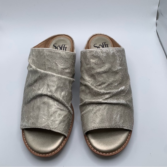 NWB Sofft Womens Size 6.5 Netta Leather Platino Metallic Slip On Sandals  1507 - Picture 4 of 8